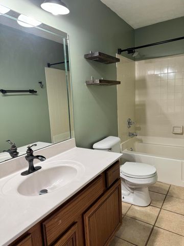 940 Ridgebrook Road, Lexington, KY 40509