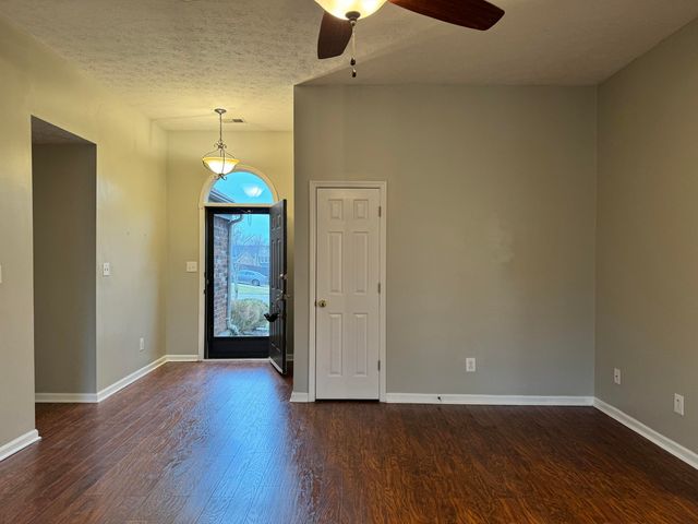 940 Ridgebrook Road, Lexington, KY 40509