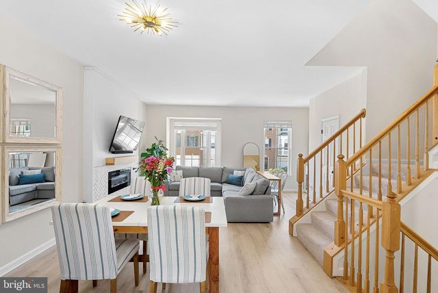 20392 FARMGATE TER, Ashburn, VA 20147