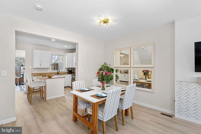 20392 FARMGATE TER, Ashburn, VA 20147