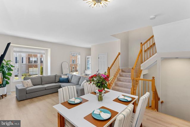 20392 FARMGATE TER, Ashburn, VA 20147