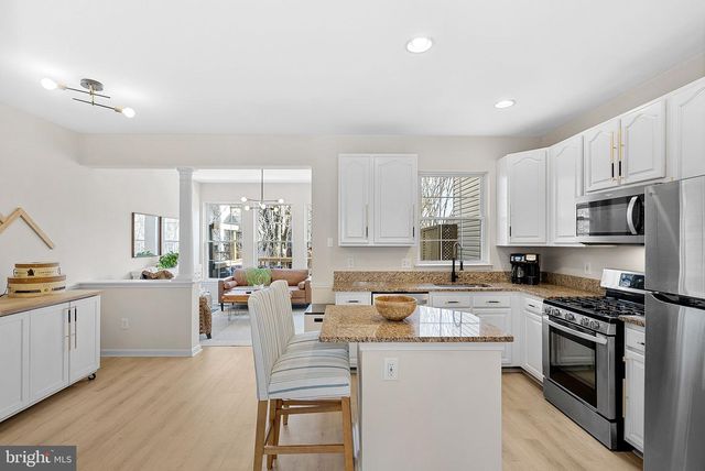 20392 FARMGATE TER, Ashburn, VA 20147