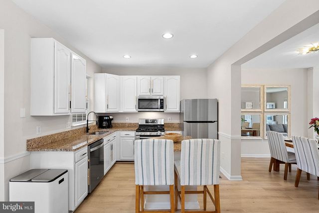 20392 FARMGATE TER, Ashburn, VA 20147