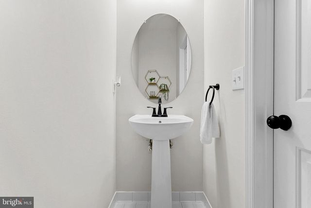 20392 FARMGATE TER, Ashburn, VA 20147