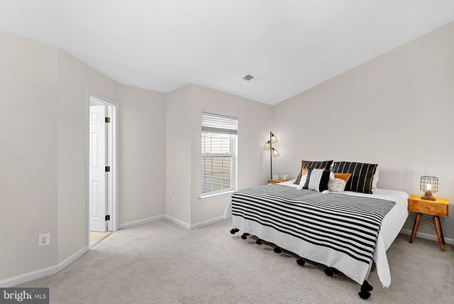 20392 FARMGATE TER, Ashburn, VA 20147