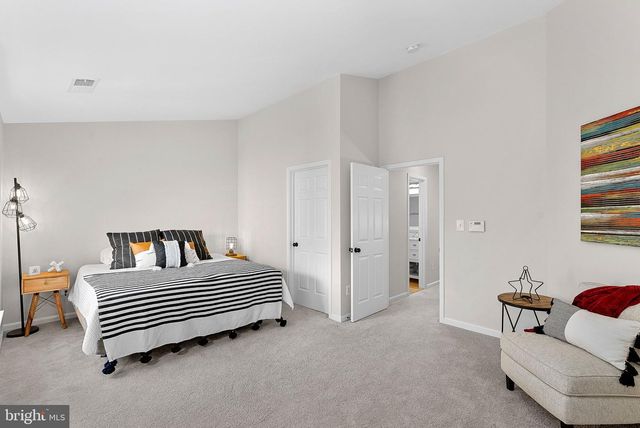 20392 FARMGATE TER, Ashburn, VA 20147