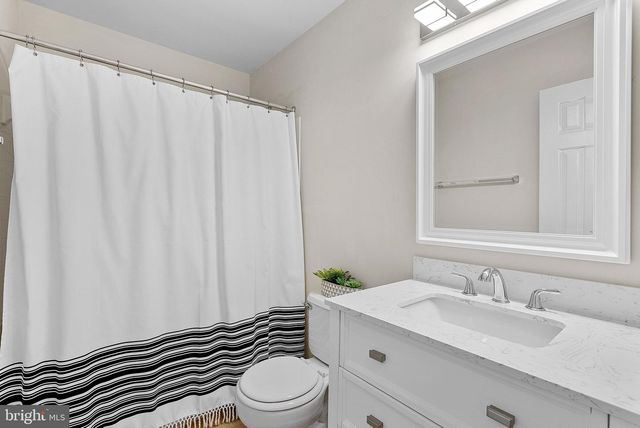 20392 FARMGATE TER, Ashburn, VA 20147