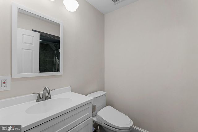 20392 FARMGATE TER, Ashburn, VA 20147