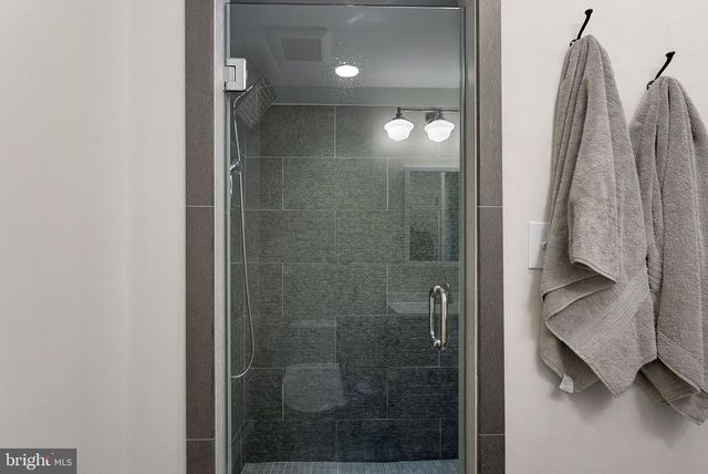 20392 FARMGATE TER, Ashburn, VA 20147