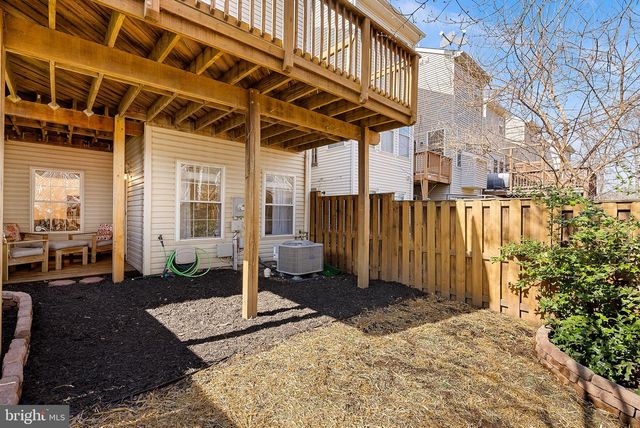 20392 FARMGATE TER, Ashburn, VA 20147