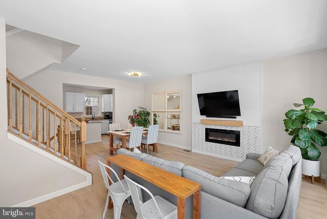 20392 FARMGATE TER, Ashburn, VA 20147