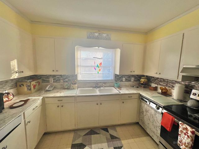 205 Highland Avenue, Atmore, AL 36502