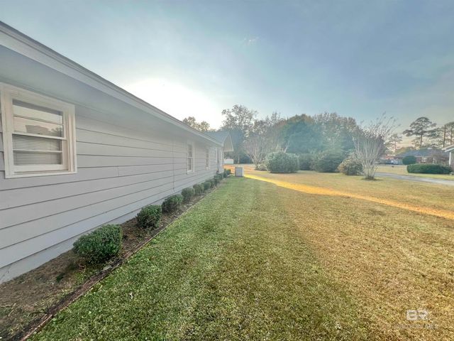 205 Highland Avenue, Atmore, AL 36502