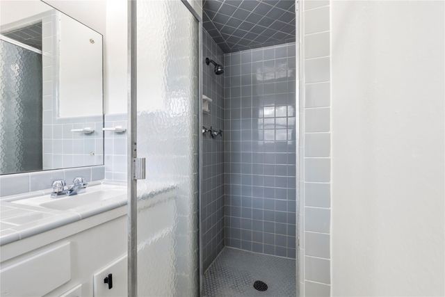 6110 Shadow Crest Street, Houston, TX 77074