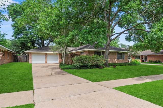 6110 Shadow Crest Street, Houston, TX 77074