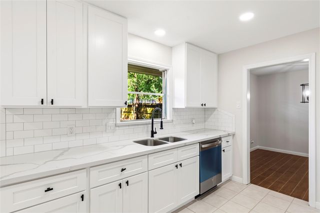 6110 Shadow Crest Street, Houston, TX 77074