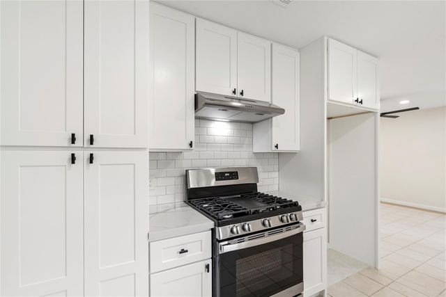 6110 Shadow Crest Street, Houston, TX 77074