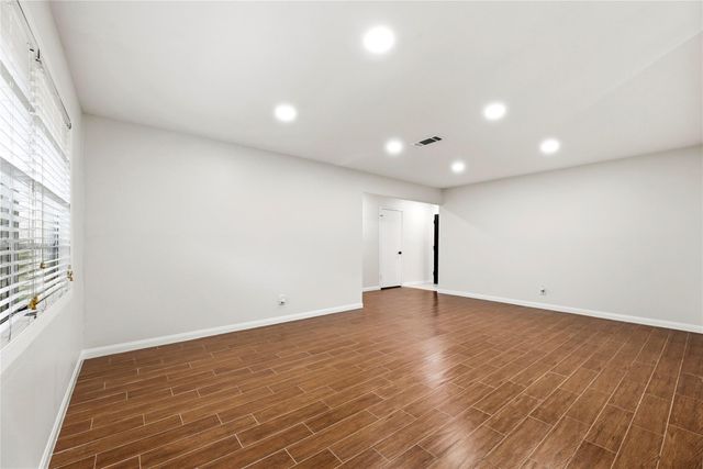 6110 Shadow Crest Street, Houston, TX 77074