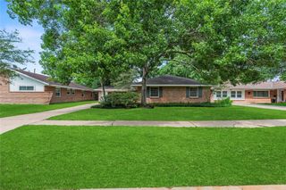 6110 Shadow Crest Street, Houston, TX 77074