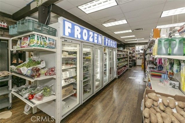 10051 Commerce Avenue, Tujunga (los Angeles), CA 91042