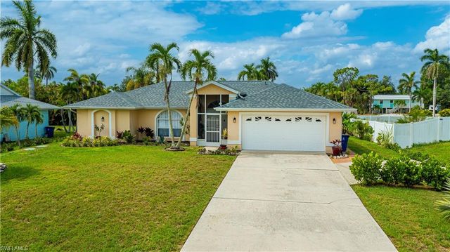 5831 Samoa DR, Bokeelia, FL 33922
