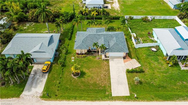 5831 Samoa DR, Bokeelia, FL 33922