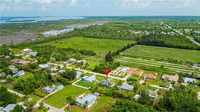 5831 Samoa DR, Bokeelia, FL 33922