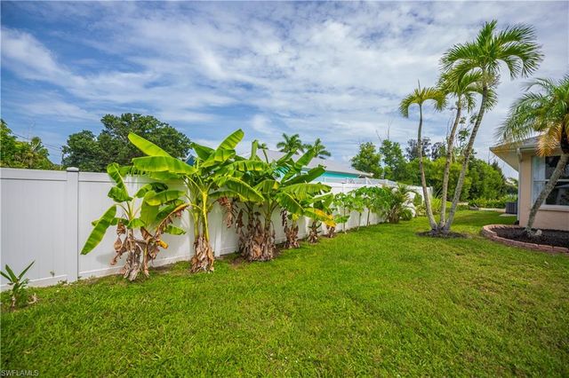 5831 Samoa DR, Bokeelia, FL 33922