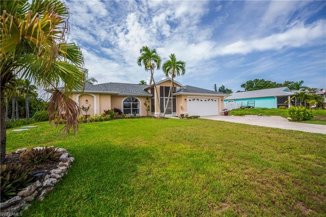 5831 Samoa DR, Bokeelia, FL 33922