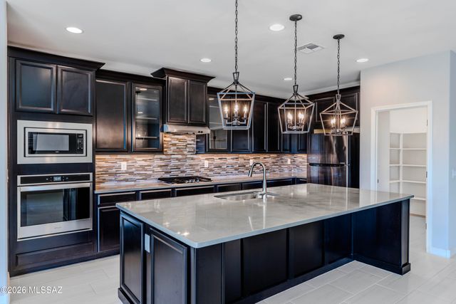 11777 N Silverscape Drive, Tucson, AZ 85737