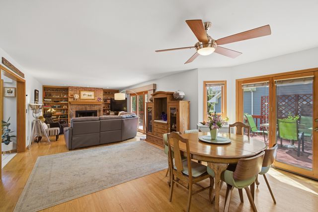 1300 Somerset Avenue, Deerfield, IL 60015