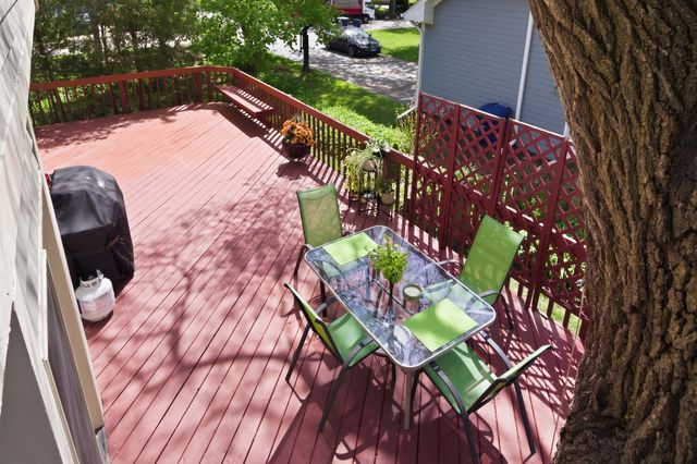 1300 Somerset Avenue, Deerfield, IL 60015