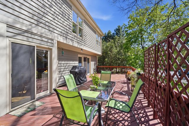 1300 Somerset Avenue, Deerfield, IL 60015