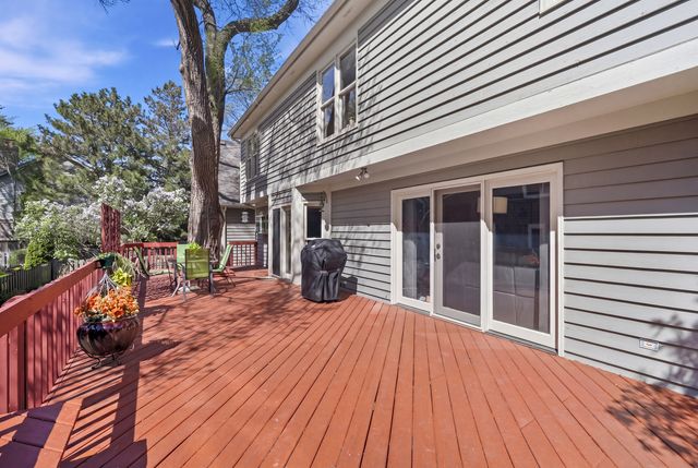 1300 Somerset Avenue, Deerfield, IL 60015