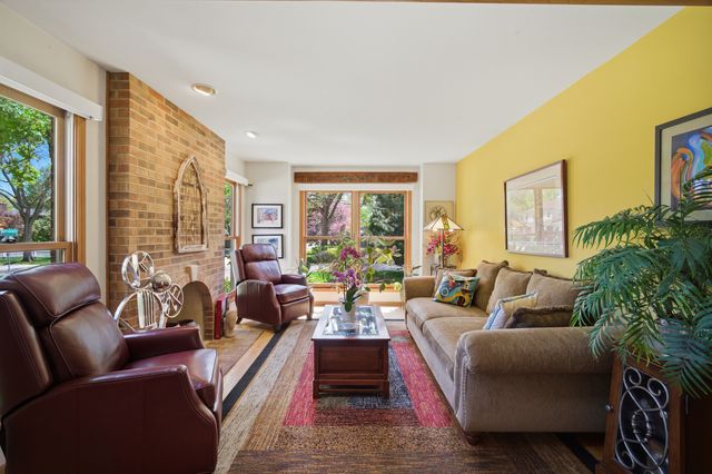 1300 Somerset Avenue, Deerfield, IL 60015