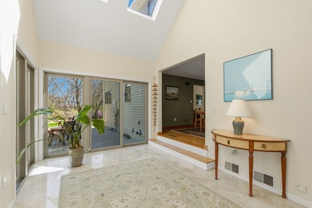 641 Salem End Road, Framingham, MA 01701