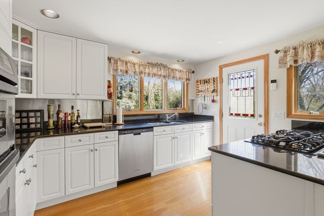 641 Salem End Road, Framingham, MA 01701