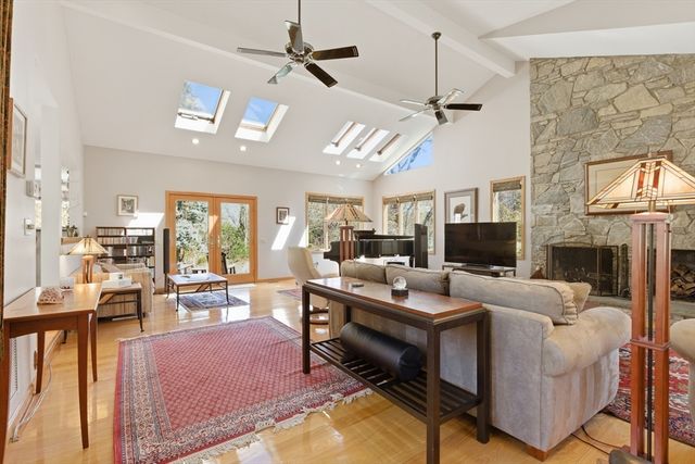 641 Salem End Road, Framingham, MA 01701