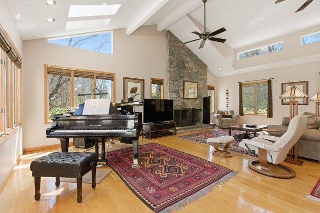 641 Salem End Road, Framingham, MA 01701