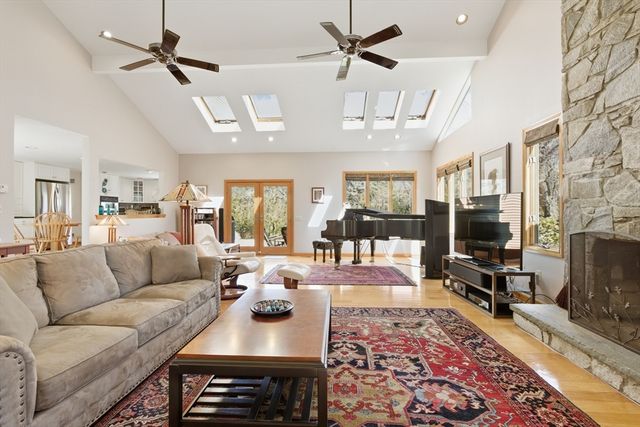 641 Salem End Road, Framingham, MA 01701