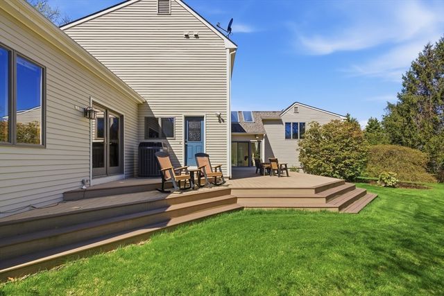 641 Salem End Road, Framingham, MA 01701