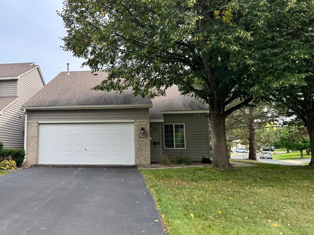 2488 Lockwood Drive 10, Mendota Heights, MN 55120 — photo 2