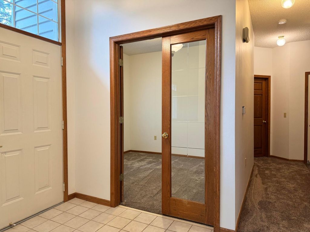 2488 Lockwood Drive 10, Mendota Heights, MN 55120 — photo 4