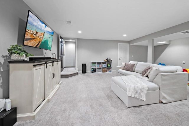 1823 NATION COURT, Neenah, WI 54956