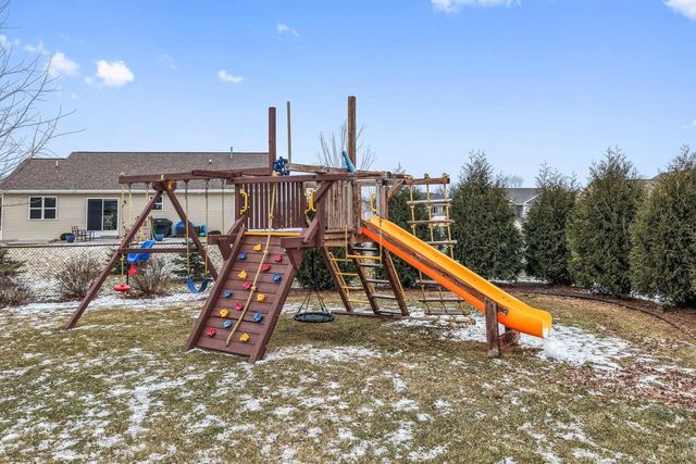 1823 NATION COURT, Neenah, WI 54956