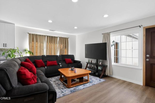2377 Fitzgerald Road, Simi Valley, CA 93065