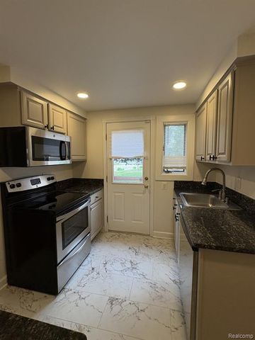 655 N Eton Street, Birmingham, MI 48009