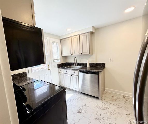 655 N Eton Street, Birmingham, MI 48009