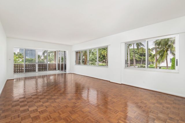 369 S Lake Drive 2b, Palm Beach, FL 33480