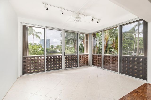 369 S Lake Drive 2b, Palm Beach, FL 33480